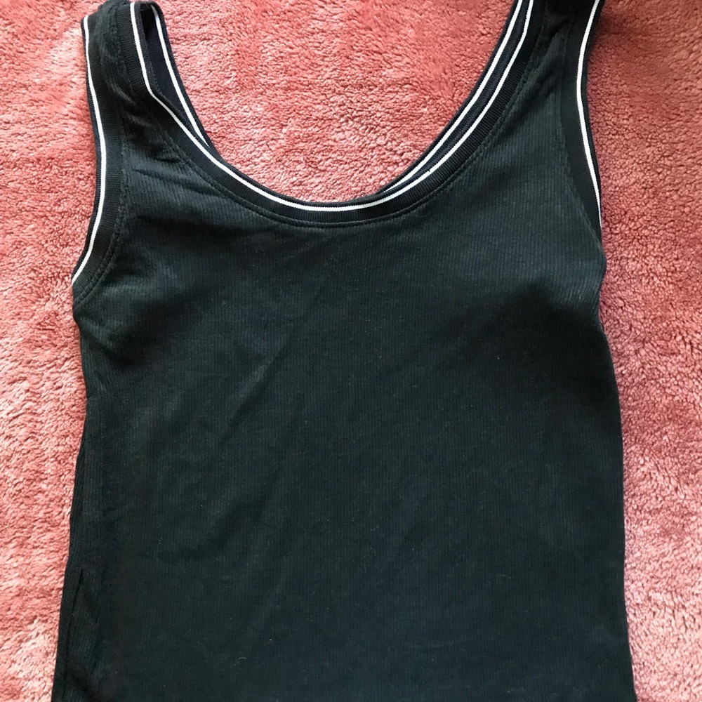 Black tank crop top